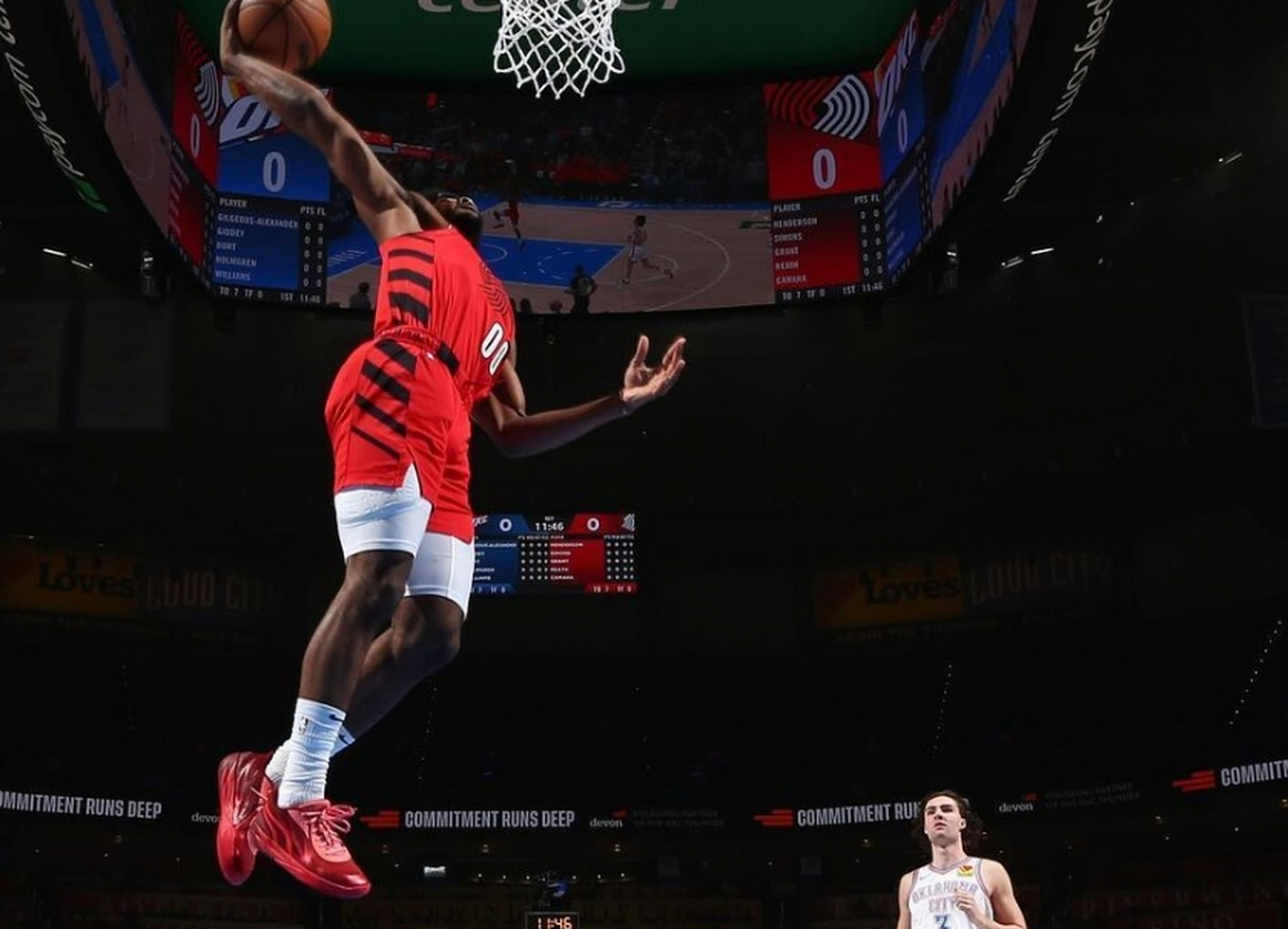 开云下载-NBA季后赛雷霆击败开拓者，追平系列赛