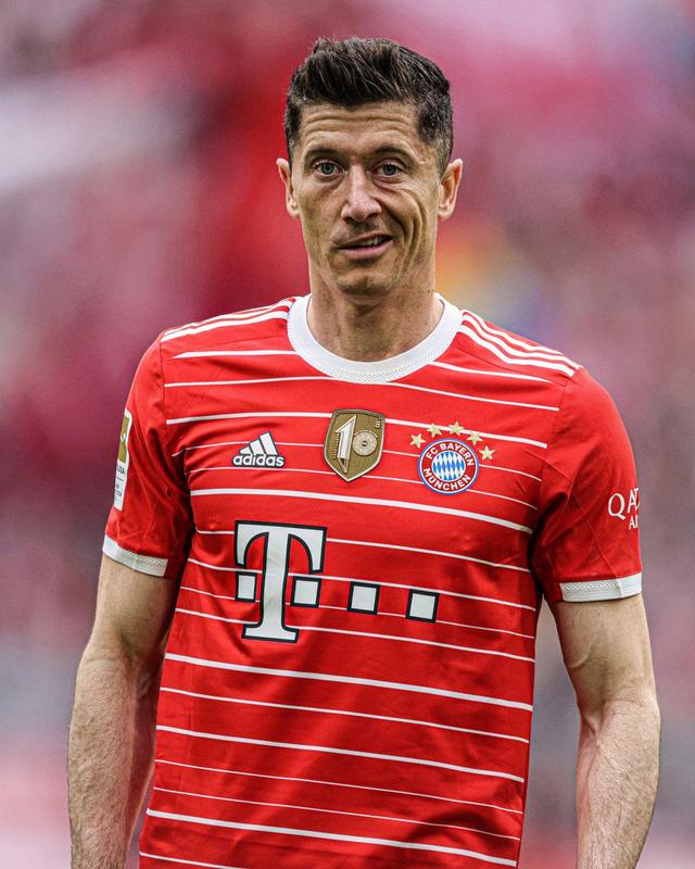 关于拜仁慕尼黑胜多特蒙德，莱万多夫斯基梅开二度的信息