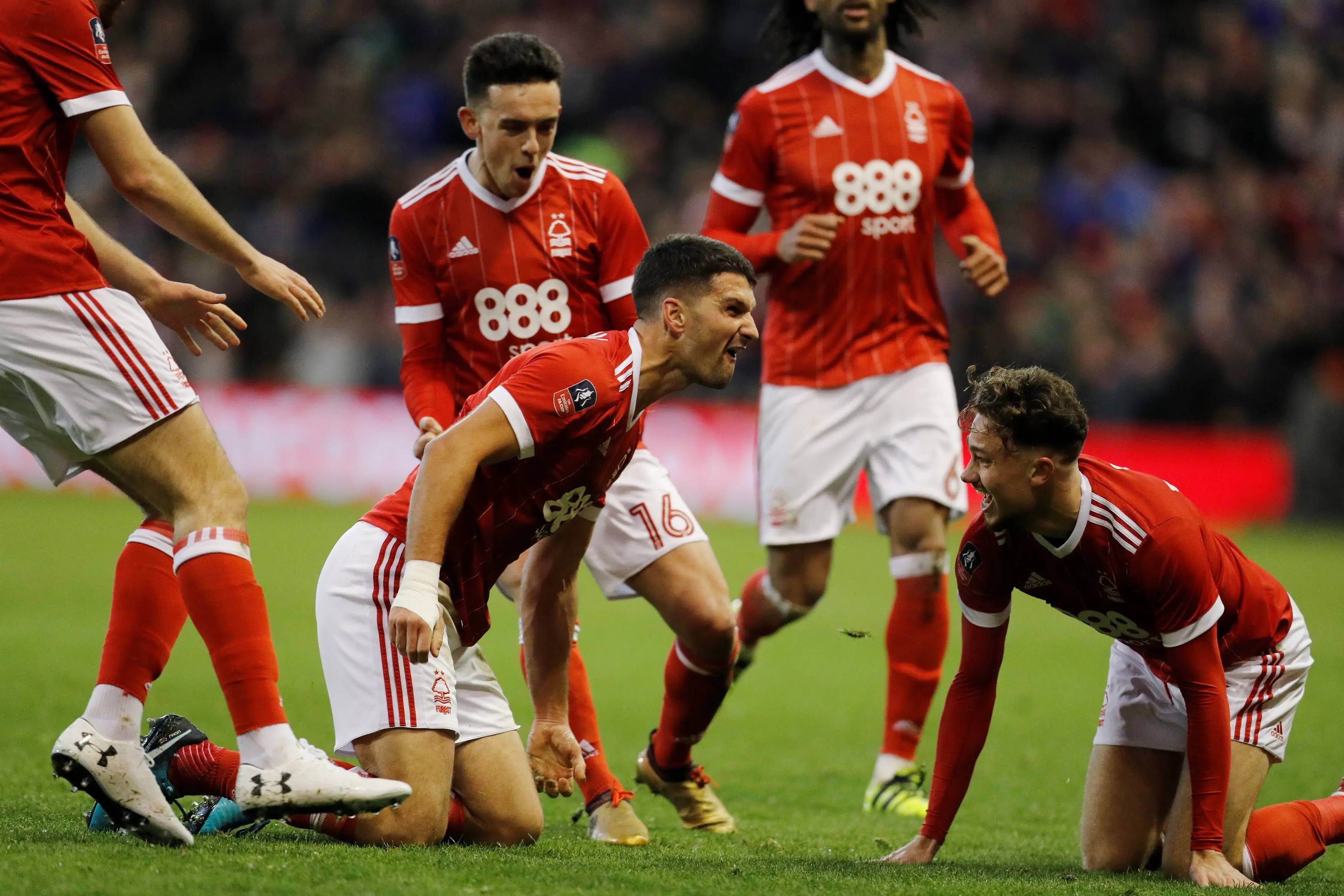 开云体育官网-包含顶尖球队交锋，场上比拼激发热情力量的词条