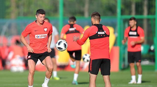 波兰大胜斯洛伐克，取得欧锦赛强资格的简单介绍