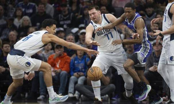 公牛外线命中率爆表，轻松击败独行侠的简单介绍