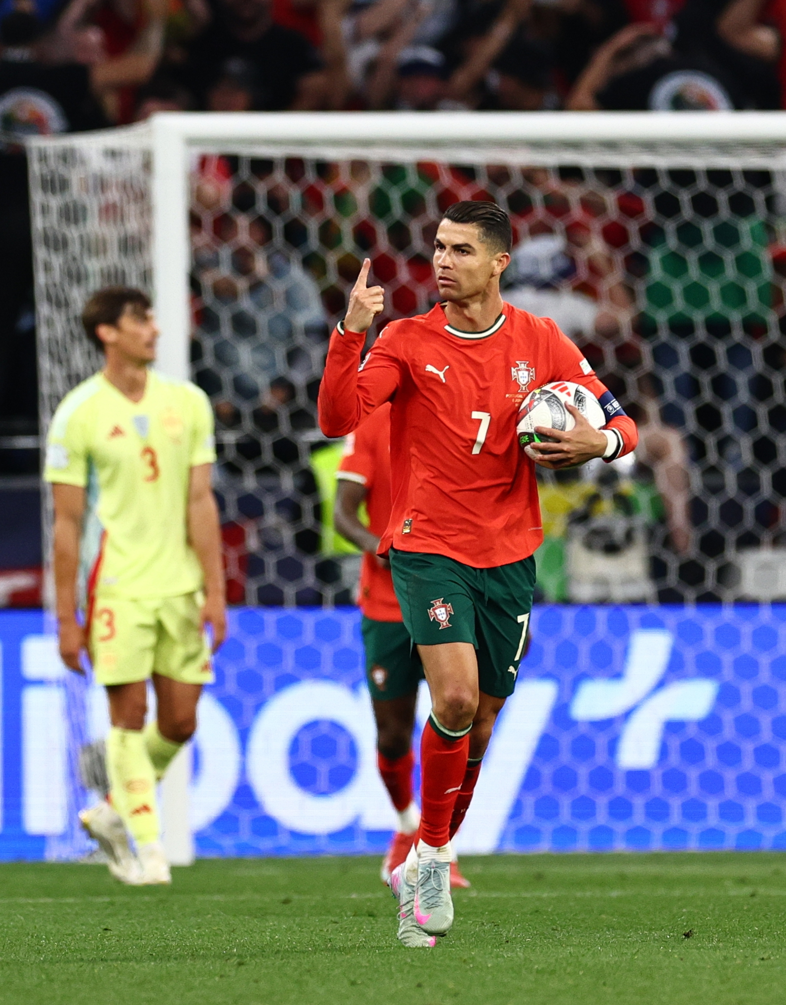 葡萄牙队轻松取胜立陶宛，豪取连胜