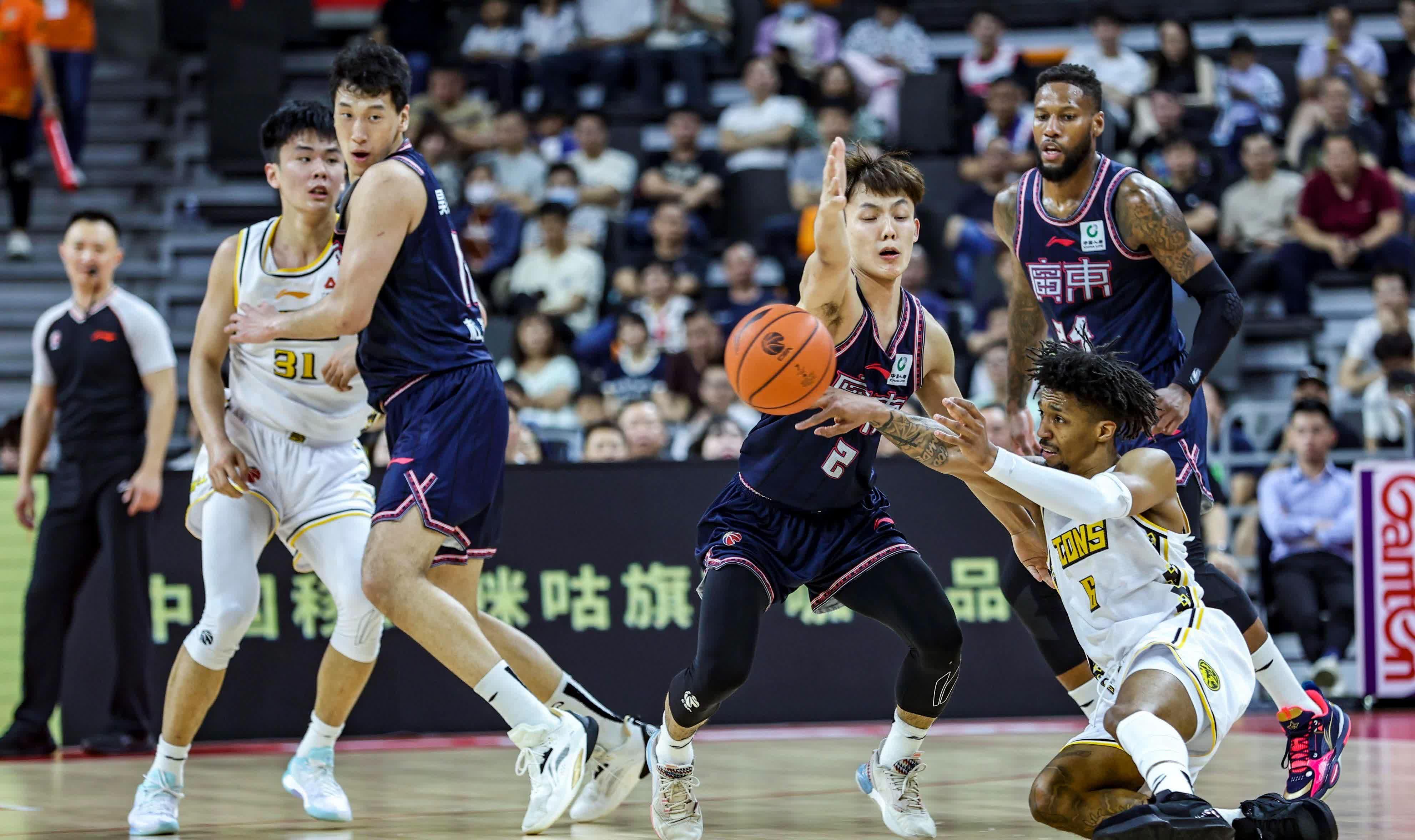 开云体育-深圳队在比赛中大获全胜，气势如虹的简单介绍