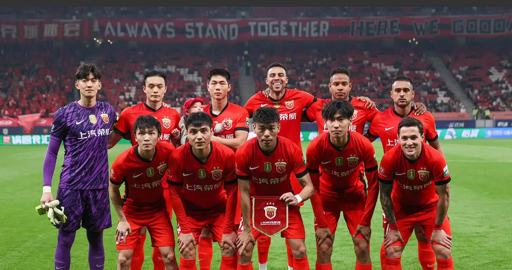 上海德比:上港与申花激烈争胜 上海德比:上港与申花激烈争胜