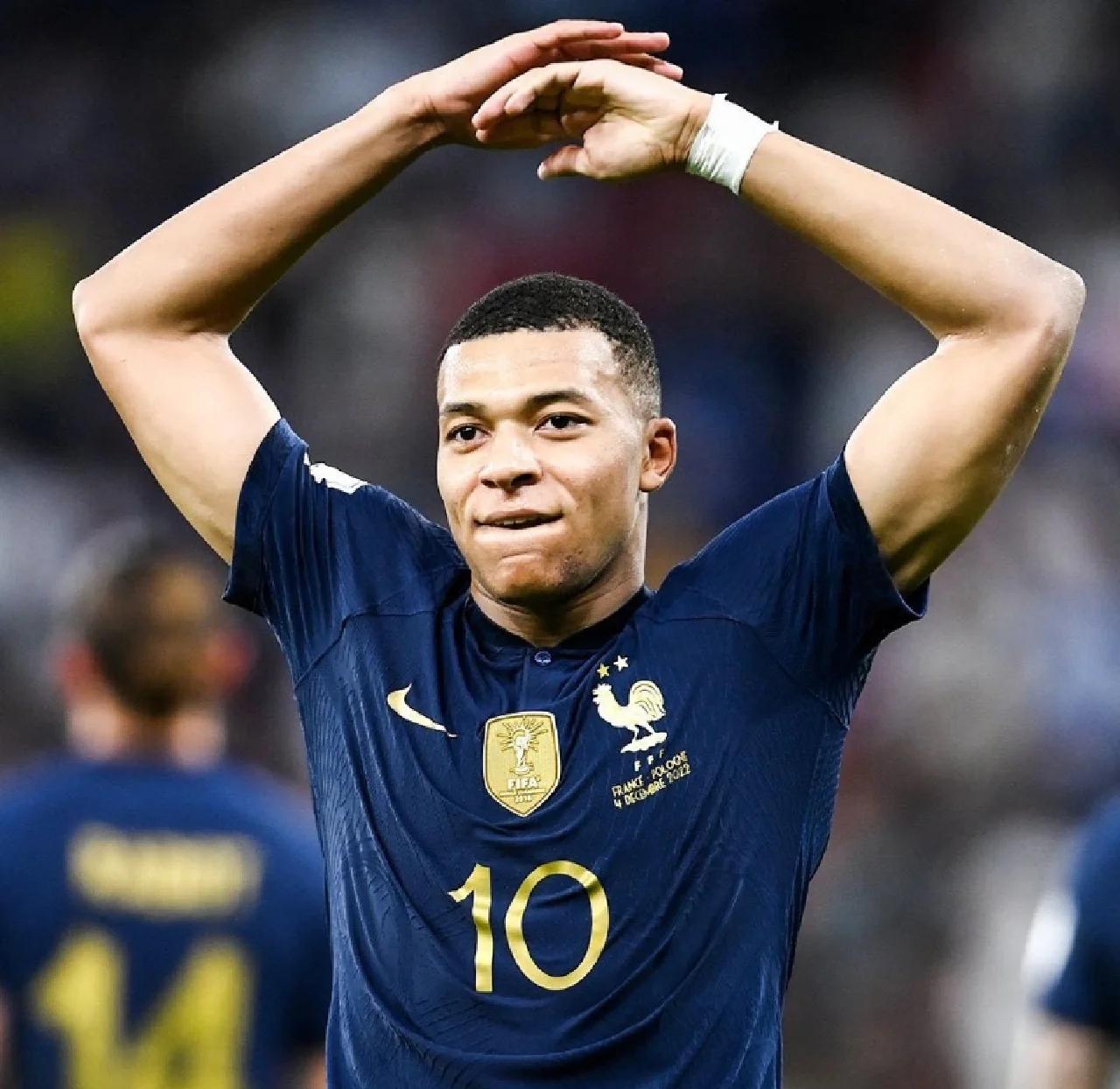 法国田径选手实现突破，成功晋级决赛