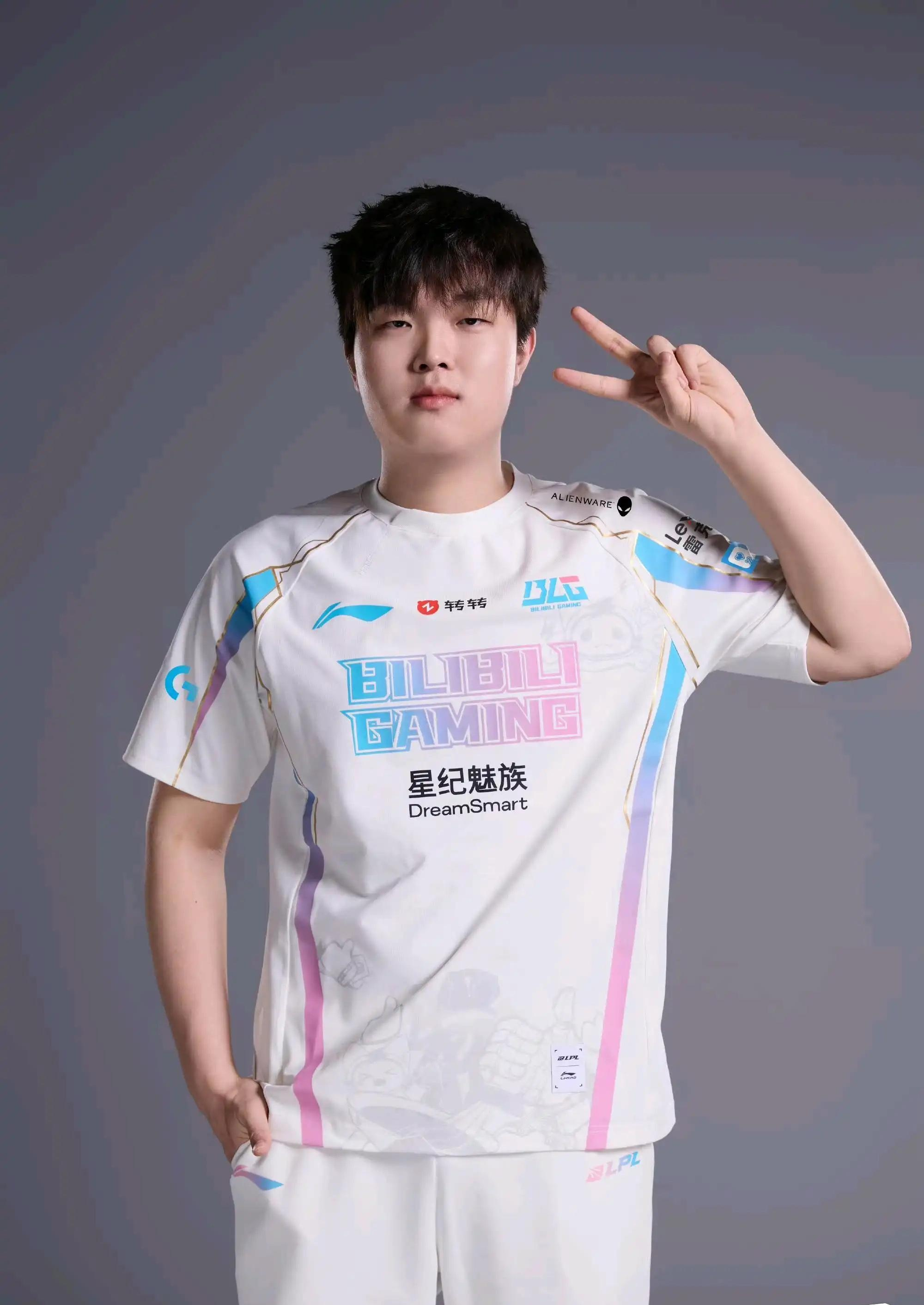 BLG翻盘GEN，Faker拿下关键大龙四强赛3:1（深圳）