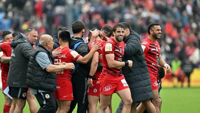 法国豪门在联赛中保持领先地位