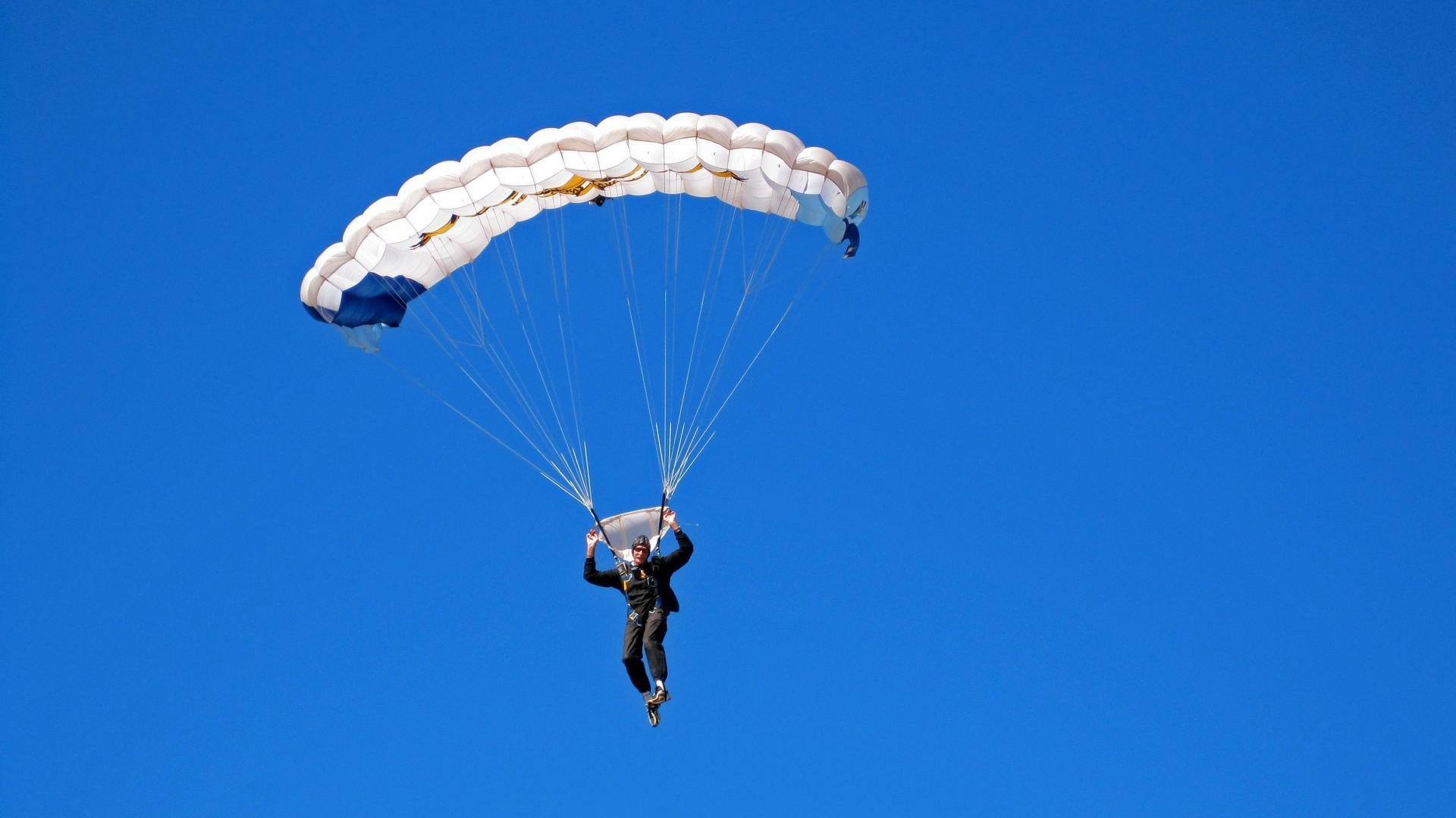 开云体育登录-枪手横扫雄鹰，天使翼展定乾坤—论阿森纳与迪马利亚的双线统治力