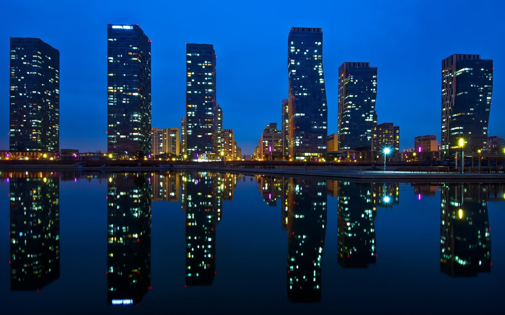 东方赛场,当总决赛的硝烟遇见沙日对决的惊险