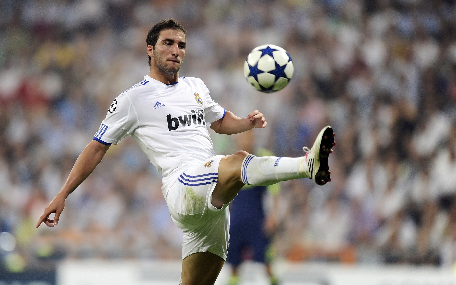 维尼修斯爆发显锋芒，威尔士掀翻巴拉圭扬威